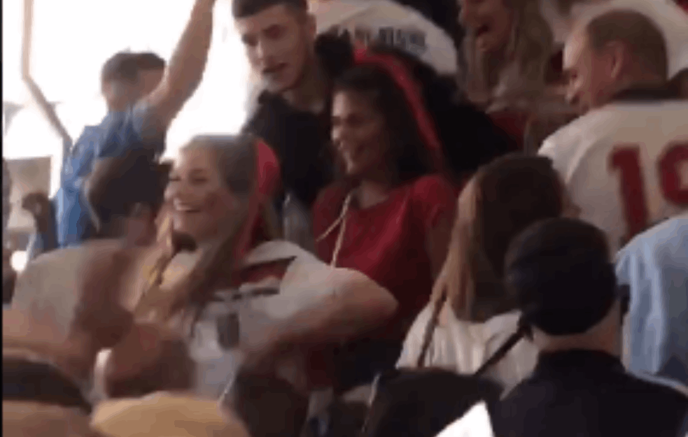 <span style='color:red;'><b>GOLE GRUDI</b></span> SEVALE NA VEMBLIJU: Englezima čak ni to nije pomoglo da postanu ŠAMPIONI! (VIDEO)